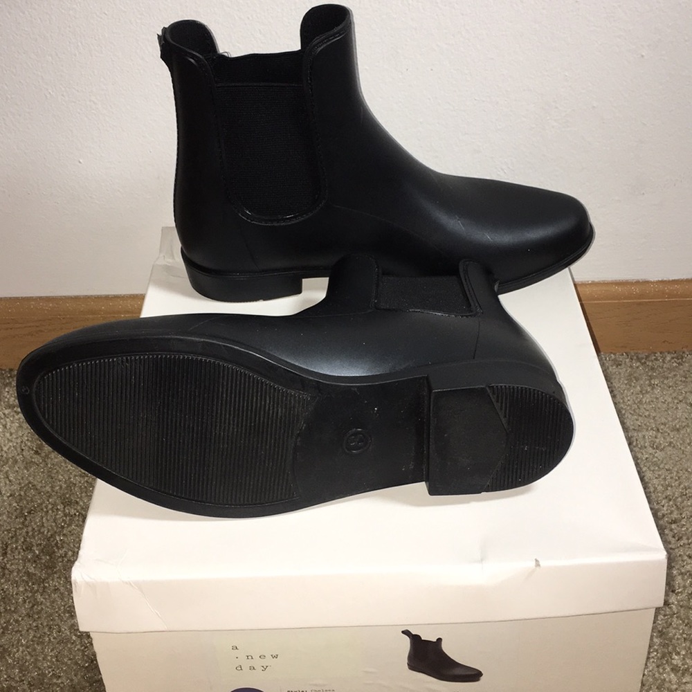 CHELSEA BOOTS - Picture 3 of 4